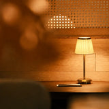 Luminária de Mesa Clássica
