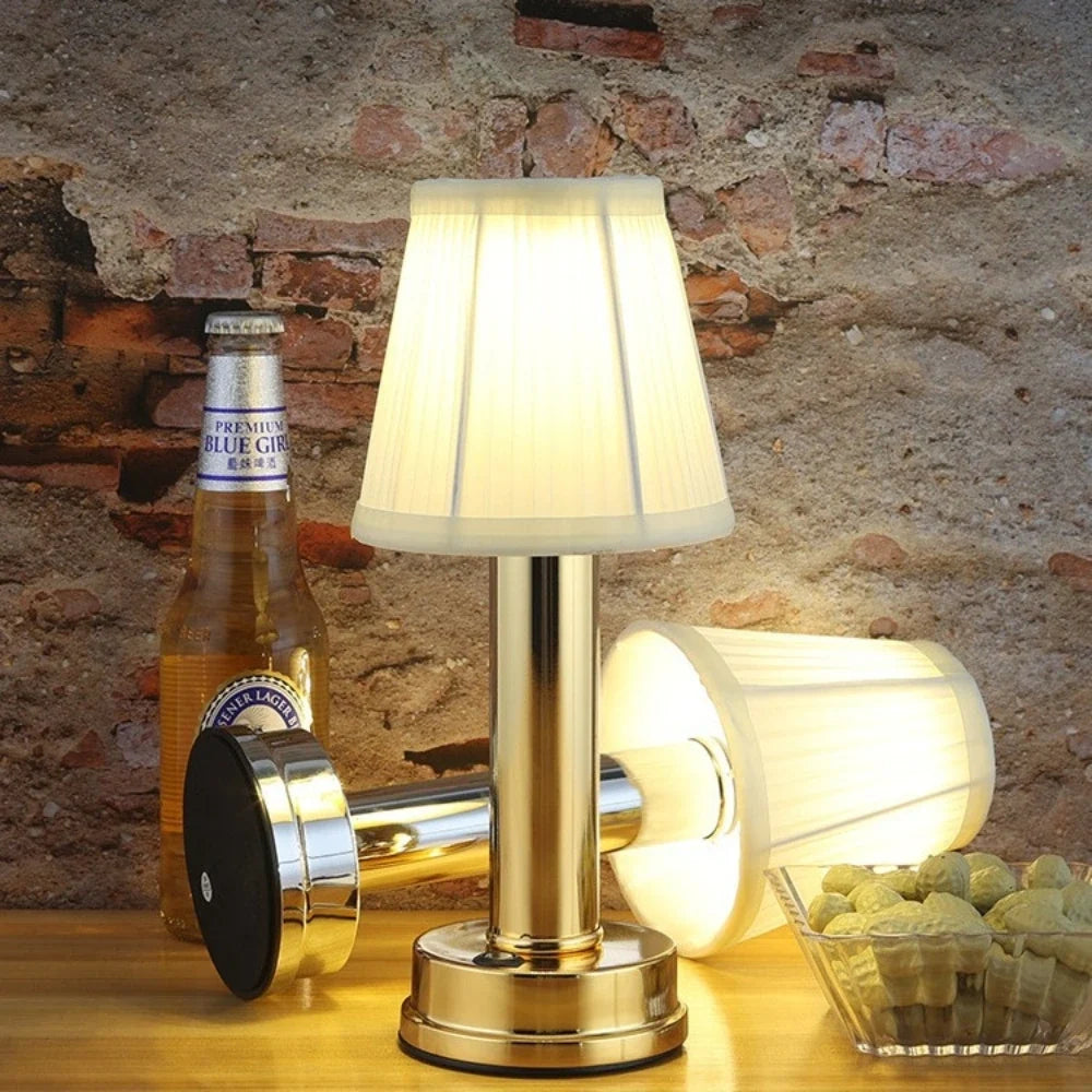 Candeeiro Retrô Elegante