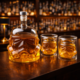Garrafa e Copos de Whisky