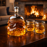 Garrafa e Copos de Whisky