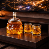 Garrafa e Copos de Whisky