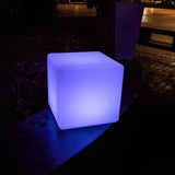 Luminária de jardim cúbica