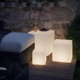 Luminária de jardim cúbica