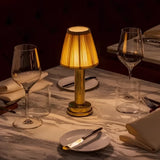 Candeeiro Retrô Elegante