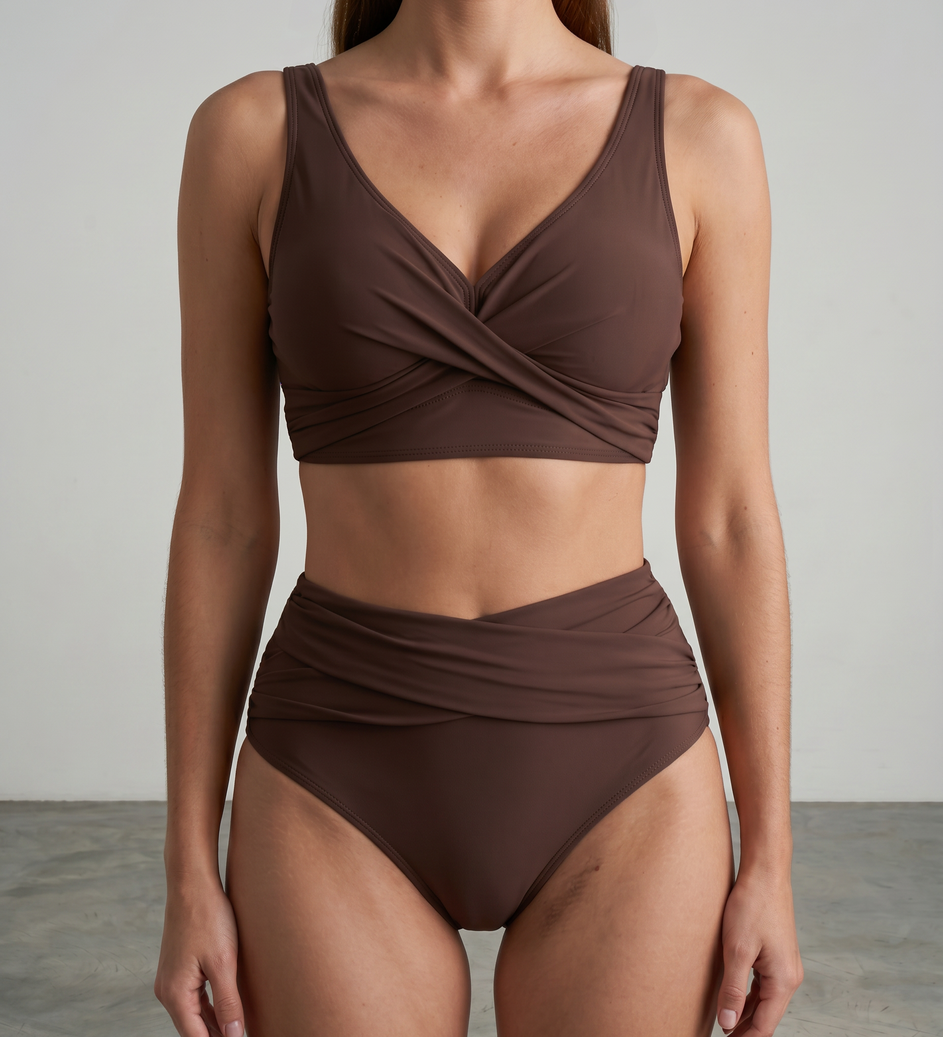 Elena Marell | Formuojantis bikinis